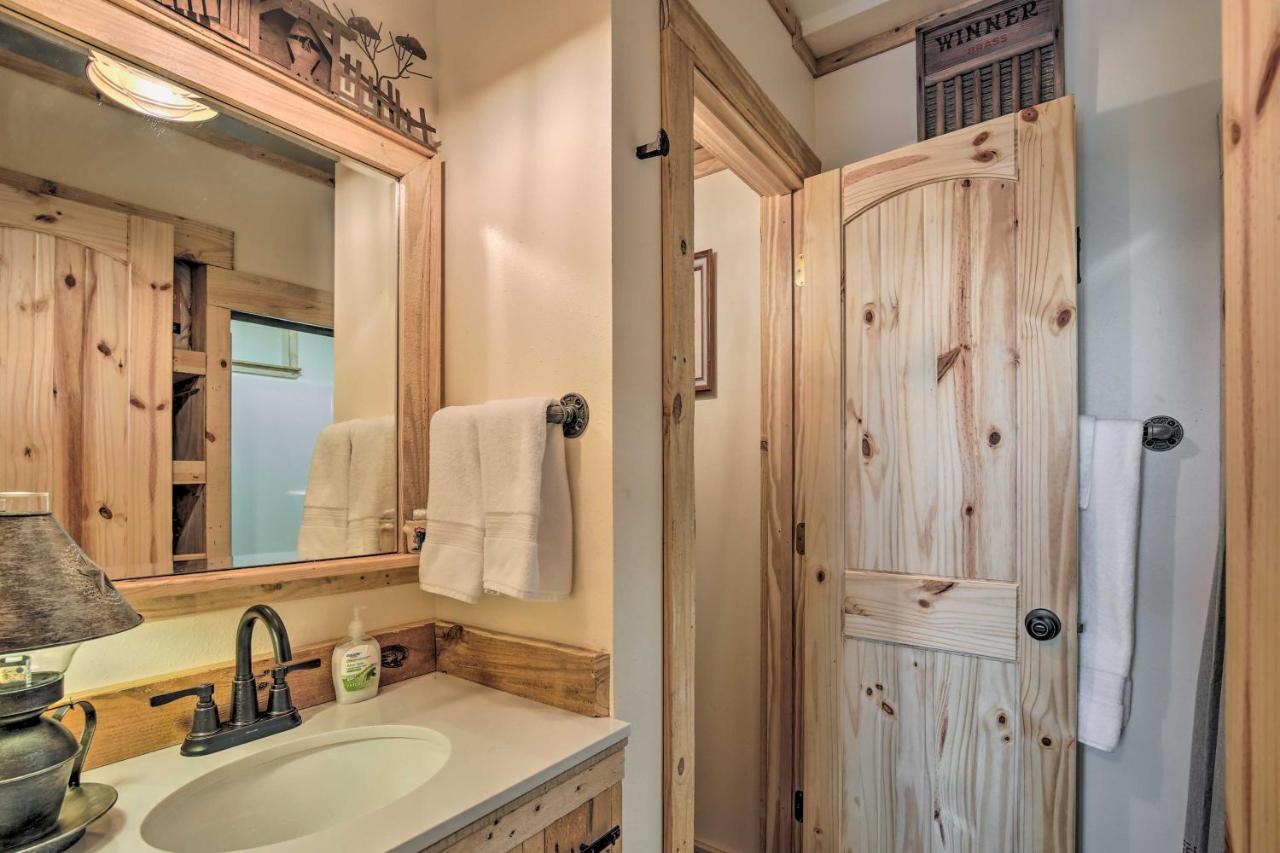 Kerrville Converted Barn Tiny Home With Kayaks! Bagian luar foto